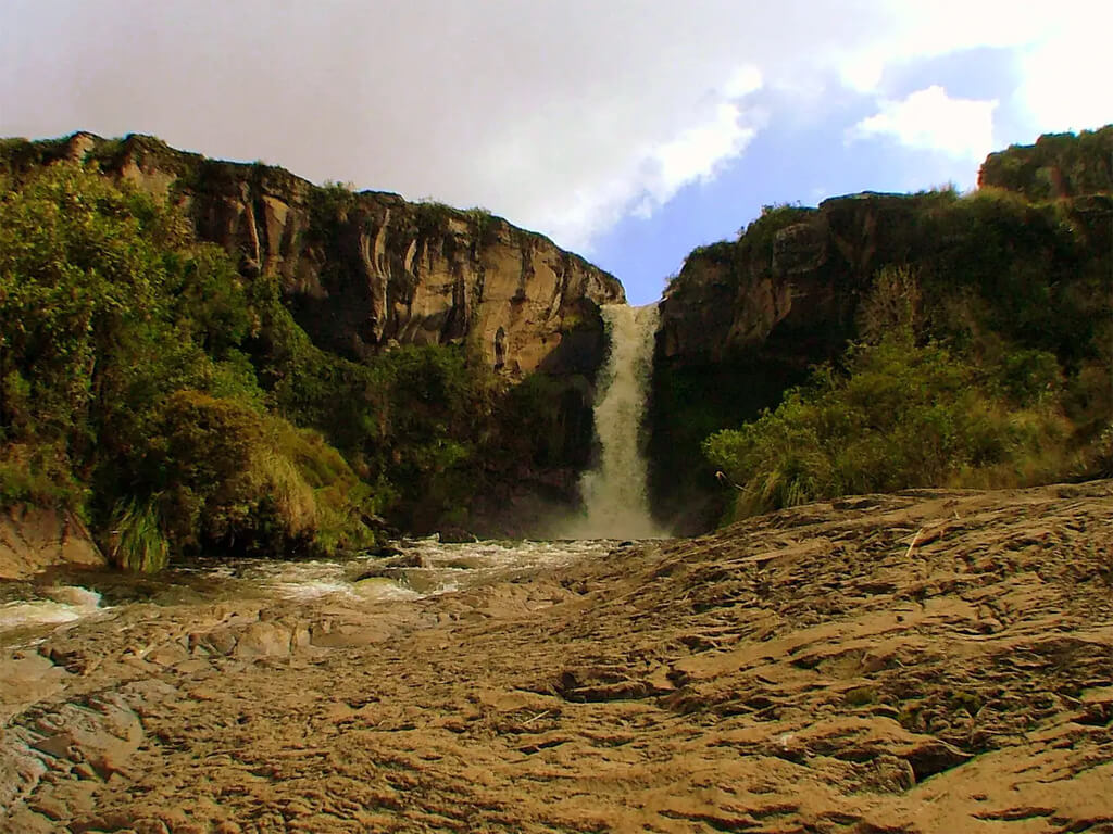 Cascades du Rio Pita en Équateur