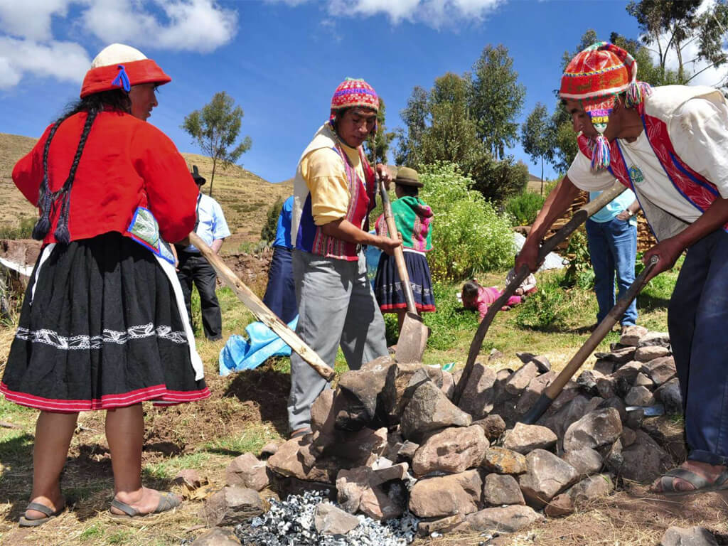 Préparation culinaire andine à Patabamba au Pérou