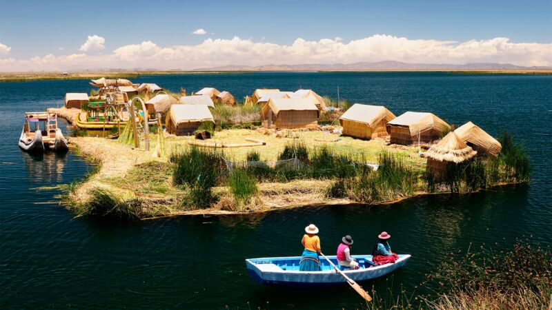 Les îles Uros sur le lac Titicaca