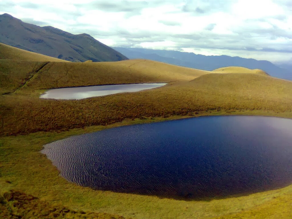 La lagune Cubilche en Équateur