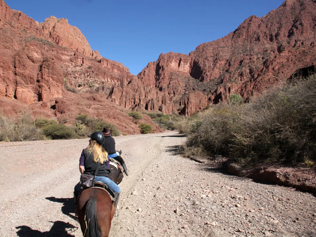 Randonnées à cheval dans la Quebrada de Palmira en Bolivie